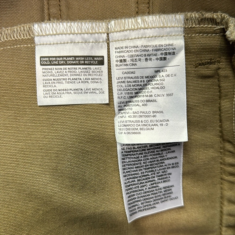 Levi’s tan denim jacket worn once only on a film shoot - great condition jacket - Picture 3 of 13